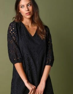 Robe Broderie Anglaise Manches 3/4 -Femmes Vêtements Magasin 501287 C00 zoomx vue4