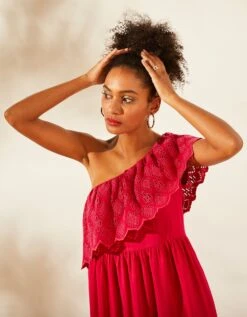 Robe Longue One Shoulder Avec Volant Broderie Anglaise 11 Robe Longue One Shoulder Avec Volant Broderie Anglaise -Femmes Vêtements Magasin 501537 C01 zoomx vue3