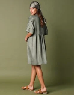 Robe Courte Ample En Satin 10 Robe Courte Ample En Satin -Femmes Vêtements Magasin 501677 C01 zoomx vue3
