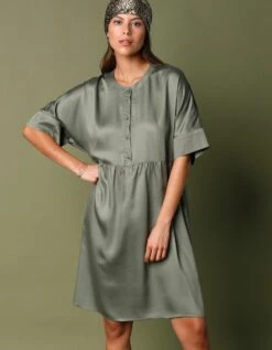 Robe Courte Ample En Satin 13 Robe Courte Ample En Satin -Femmes Vêtements Magasin 501677 C01 zoomx vue6