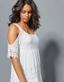 Robe Dentelle Macramé épaules Dénudées -Femmes Vêtements Magasin 501711 C02 zoomx vue3