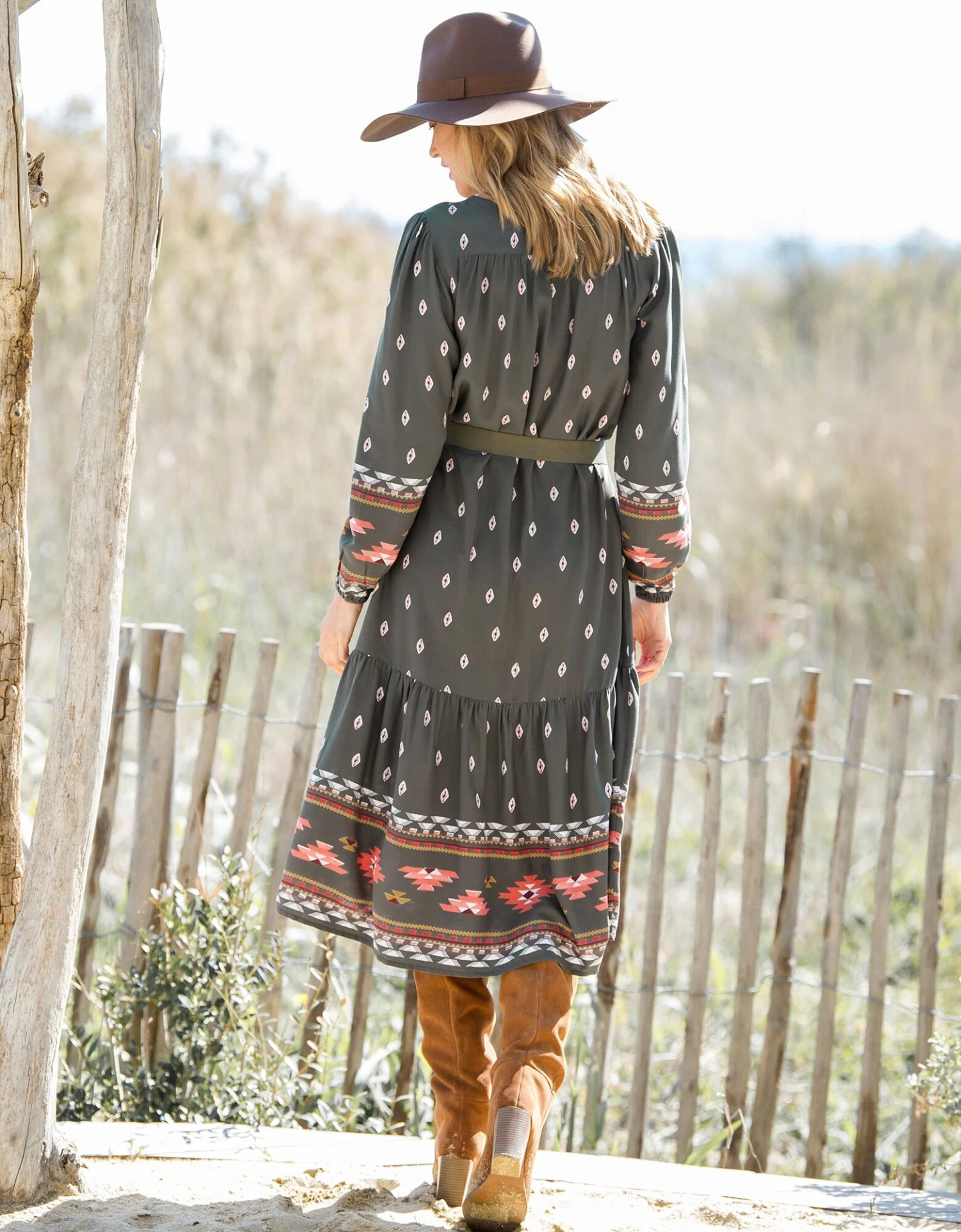 Robe Longue Volantée Imprimé Folk 4 Robe Longue Volantée Imprimé Folk – Image 2