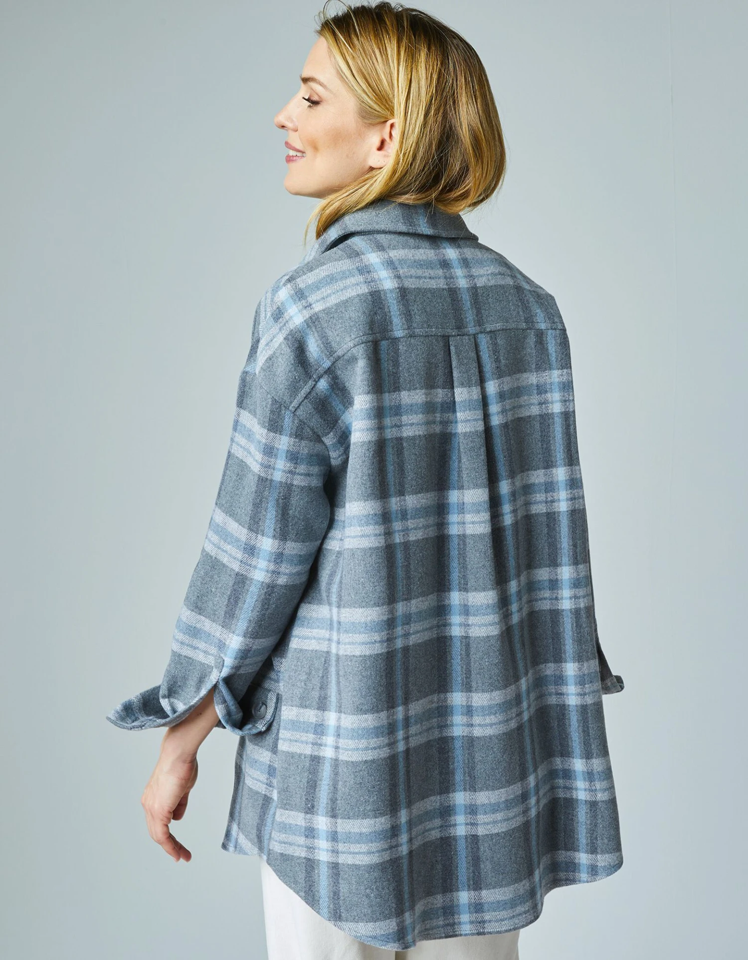 Veste Surchemise Oversize à Carreaux 8 Veste Surchemise Oversize à Carreaux – Image 6