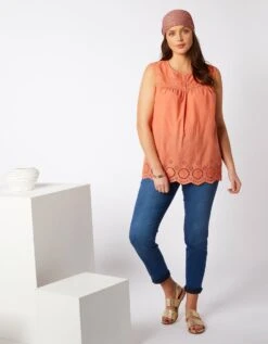 Blouse Sans Manches Macramé Broderie écailles -Femmes Vêtements Magasin 560013 C01 zoomx vue4