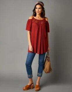 Blouse épaules Dénudées Empiècement Macramé -Femmes Vêtements Magasin 560063 C01 zoomx vue4