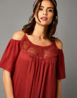 Blouse épaules Dénudées Empiècement Macramé -Femmes Vêtements Magasin 560063 C01 zoomx vue5