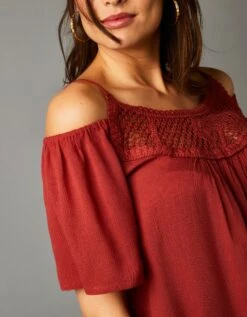 Blouse épaules Dénudées Empiècement Macramé -Femmes Vêtements Magasin 560063 C01 zoomx vue7