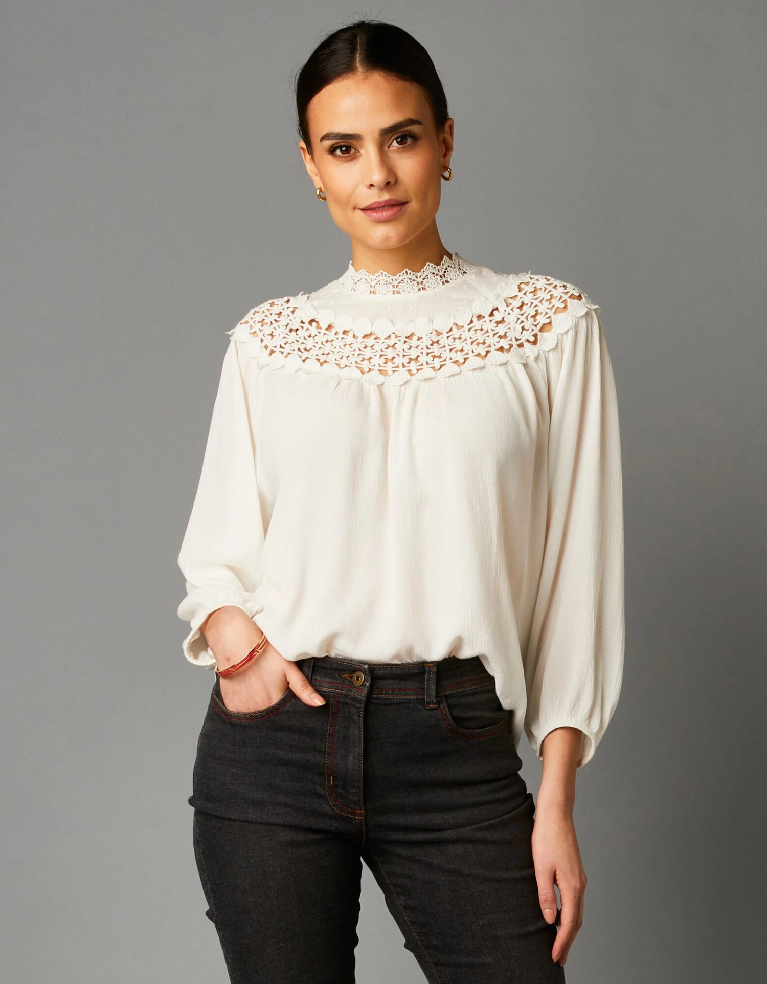 Blouse Col Montant Victorien Macramé 5 Blouse Col Montant Victorien Macramé – Image 3
