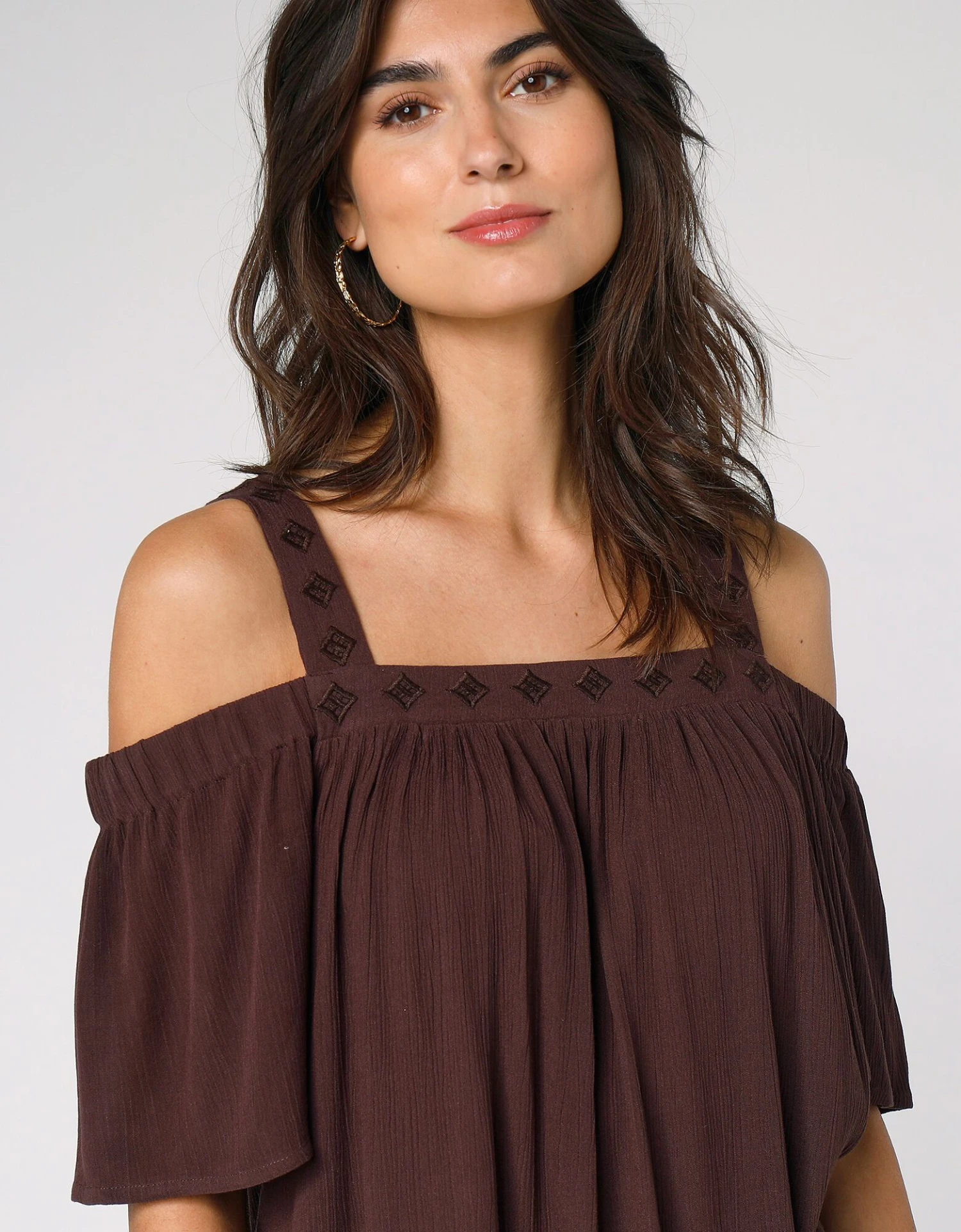 Top Brodé épaules Dénudées Uni 5 Top Brodé épaules Dénudées Uni – Image 3