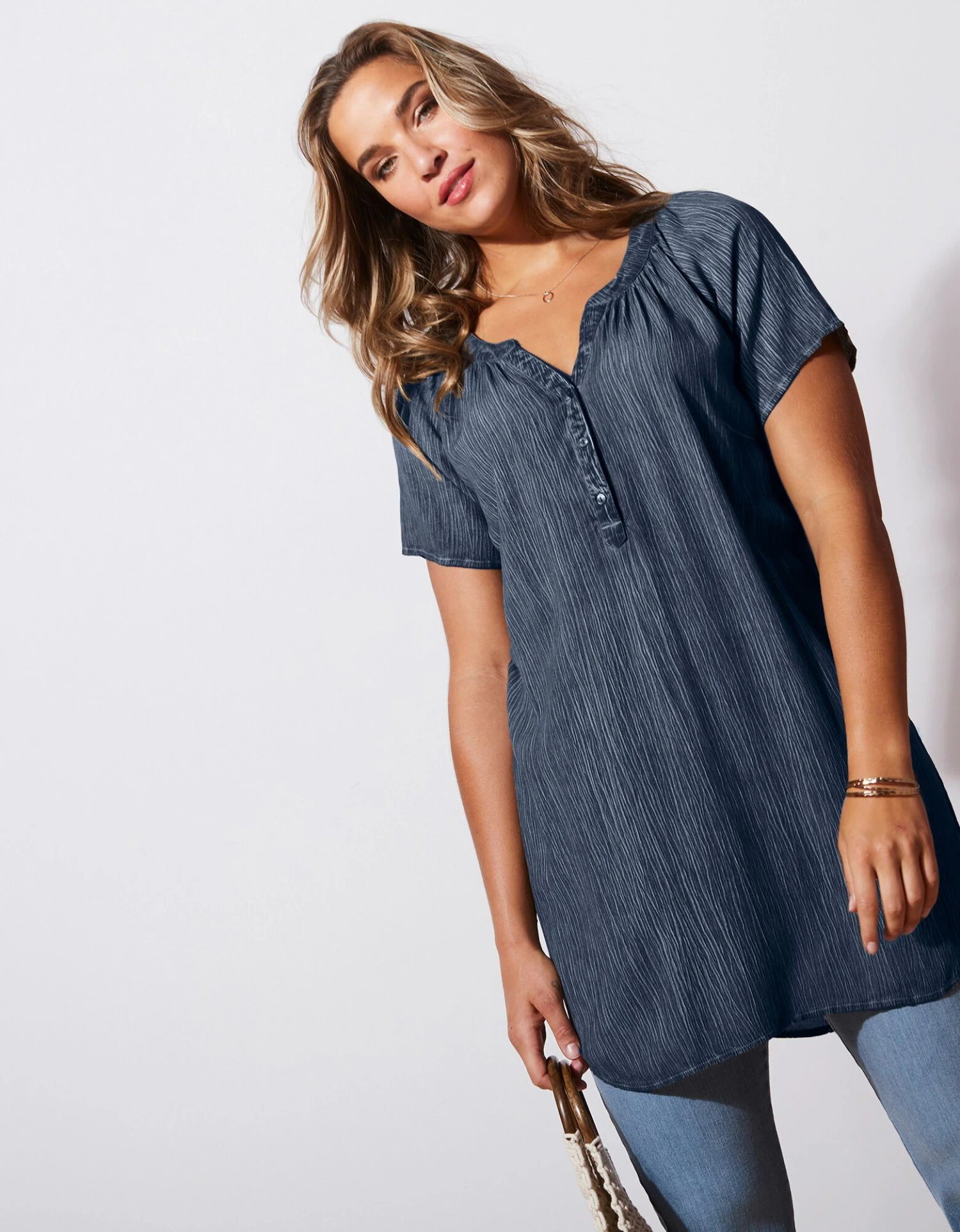 Blouse Crépon Léger Manches Courtes 7 Blouse Crépon Léger Manches Courtes – Image 5