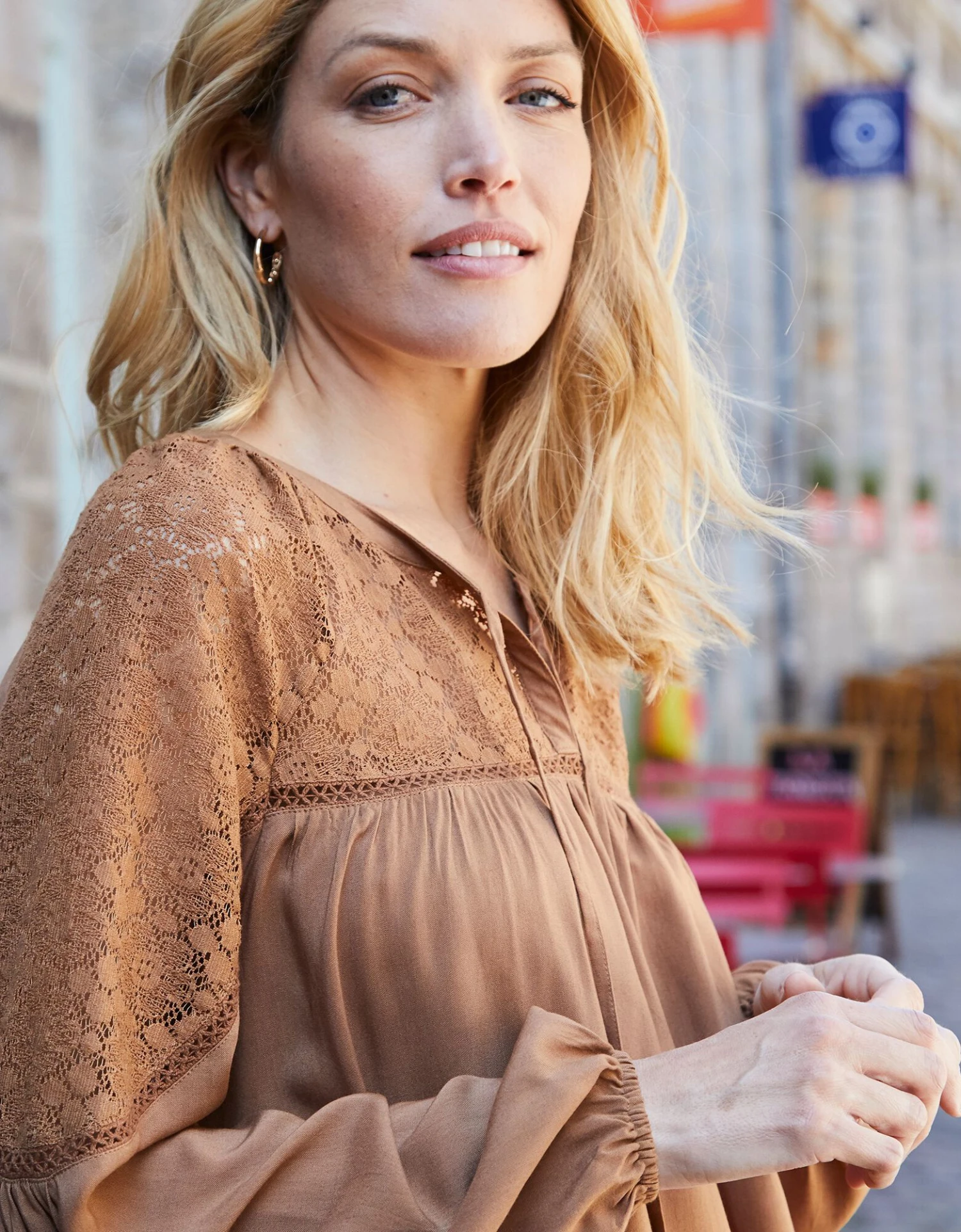 Blouse Unie Col Fantaisie Macramé 6 Blouse Unie Col Fantaisie Macramé – Image 4