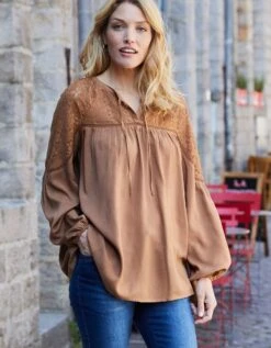 Blouse Unie Col Fantaisie Macramé 12 Blouse Unie Col Fantaisie Macramé -Femmes Vêtements Magasin 560644 C03 zoomx vue5