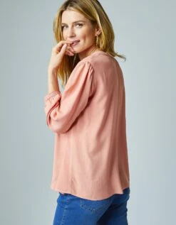 Blouse Manches Longues Détails Macramé 10 Blouse Manches Longues Détails Macramé -Femmes Vêtements Magasin 560649 C01 zoomx vue2
