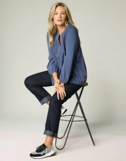 Blouse Unie Smockée Entièrement Boutonnée