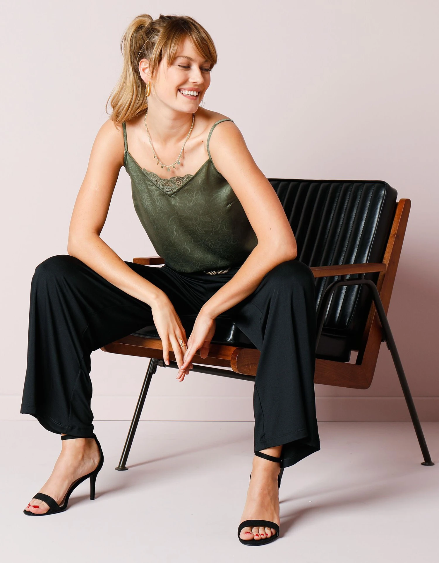 Caraco Jacquard Et Dentelle Uni, Col V 6 Caraco Jacquard Et Dentelle Uni, Col V – Image 4