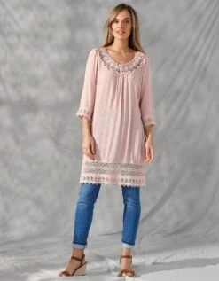 Tunique Fluide Manches 3/4 Finitions En Macramé 11 Tunique Fluide Manches 3/4 Finitions En Macramé -Femmes Vêtements Magasin 560671 C00 zoomx vue4