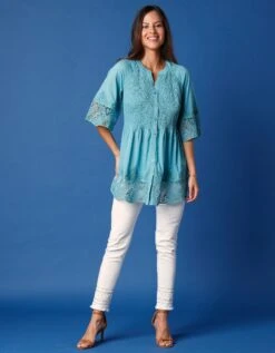 Tunique Ample Boutonnée, Détails Brodés