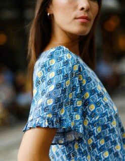 Blouse Imprimée Manches Volantées -Femmes Vêtements Magasin 560751 C01 zoomx vue3