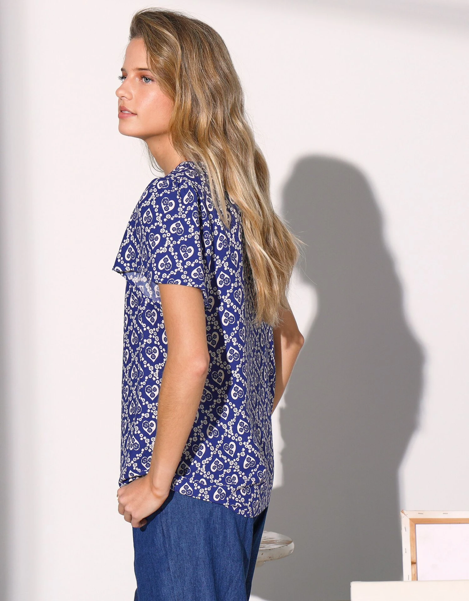 Blouse Imprimé Coeur, Noeud Décolleté 5 Blouse Imprimé Coeur, Noeud Décolleté – Image 3