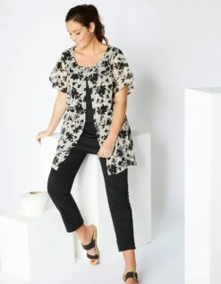 Tunique Effet 2en1 Imprimée, Voile 15 Tunique Effet 2en1 Imprimée, Voile -Femmes Vêtements Magasin 560931 C01 zoomx vue7