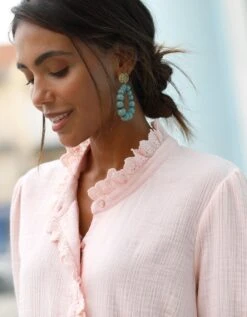 Blouse Boutonnée Unie Détails Broderie, Gaze De Coton 10 Blouse Boutonnée Unie Détails Broderie, Gaze De Coton -Femmes Vêtements Magasin 560961 C04 zoomx vue3