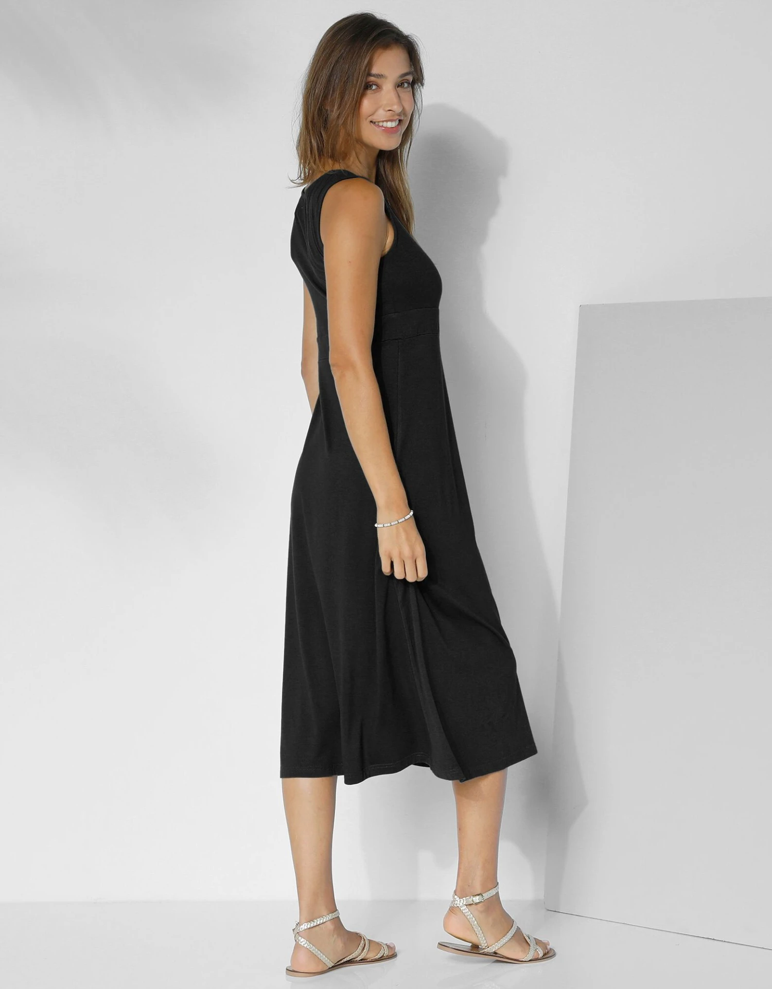 Robe Longue Unie Sans Manches 6 Robe Longue Unie Sans Manches – Image 4