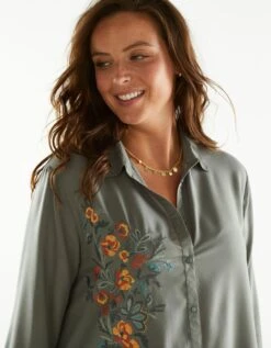 Tunique Boutonnée Col Chemisier Brodée -Femmes Vêtements Magasin 610678 C03 zoomx vue3