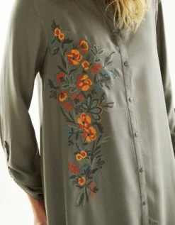 Tunique Boutonnée Col Chemisier Brodée -Femmes Vêtements Magasin 610678 C03 zoomx vue5