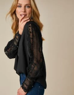Blouse Macramé Col V Manches Longues, Crêpe Fluide -Femmes Vêtements Magasin 610687 C00 zoomx vue4