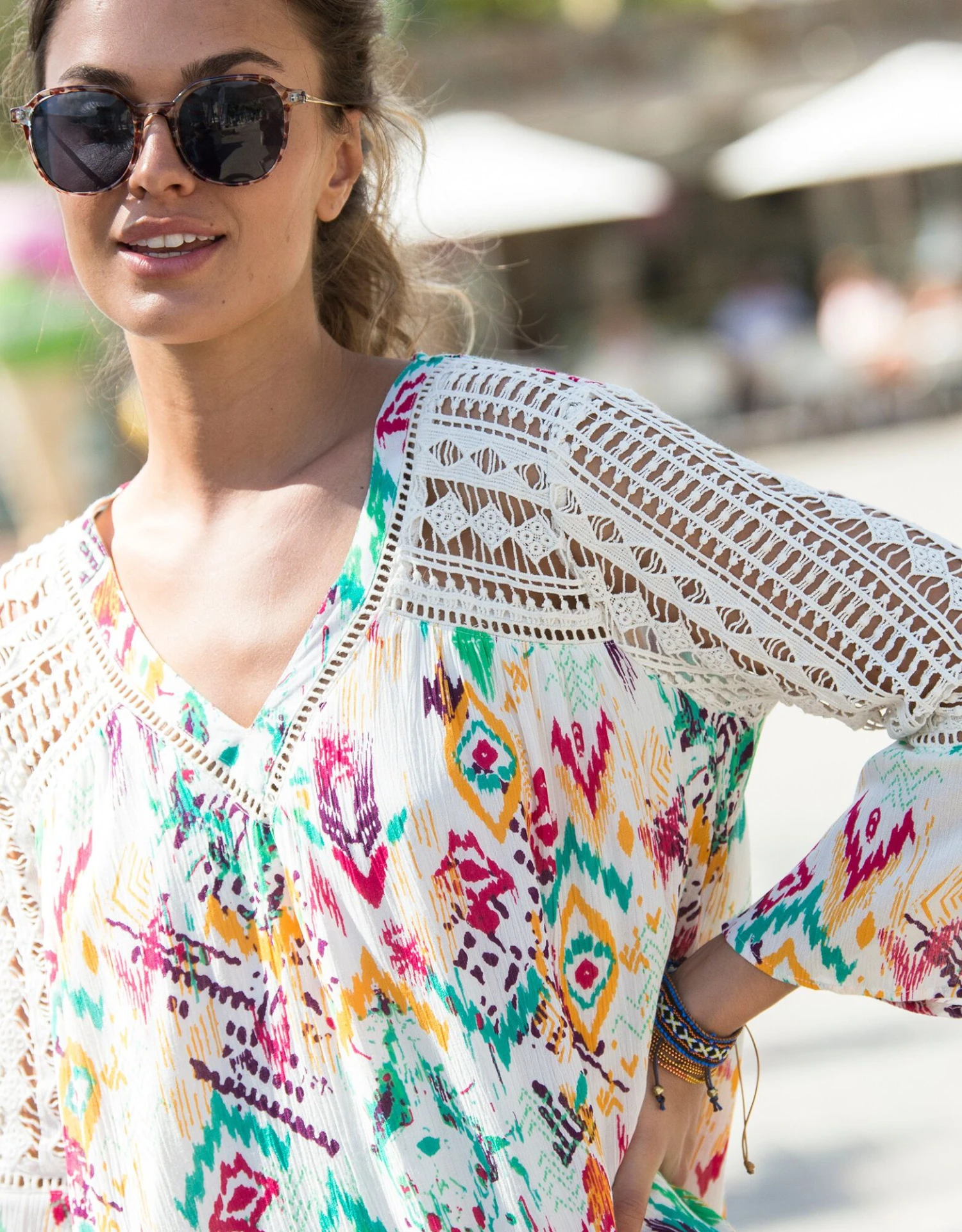 Tunique Imprimée Ample, Détails Macramé 5 Tunique Imprimée Ample, Détails Macramé – Image 3