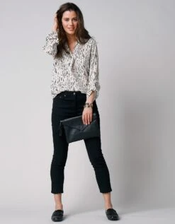 Blouse Imprimé Graphique Col Tunisien, Crêpe -Femmes Vêtements Magasin 610736 C00 zoomx vue2