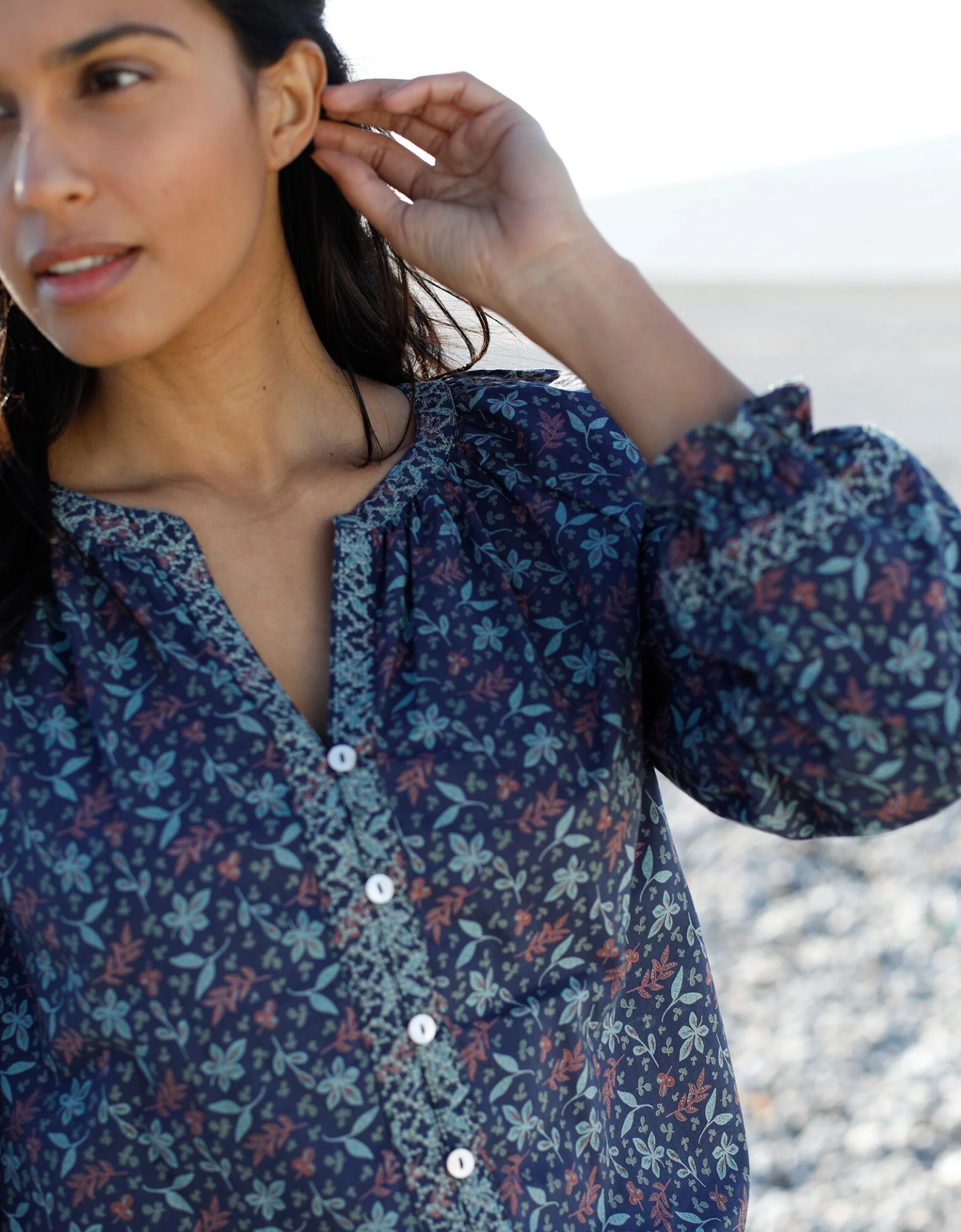 Blouse Boutonnée Brodée Imprimée 5 Blouse Boutonnée Brodée Imprimée – Image 3