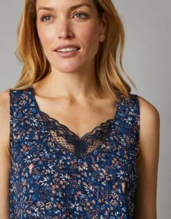 Caraco Col V Dentelle Imprimé, Crêpe 11 Caraco Col V Dentelle Imprimé, Crêpe -Femmes Vêtements Magasin 610745 C02 zoomx vue3