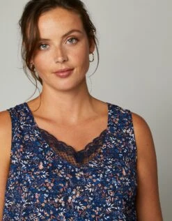 Caraco Col V Dentelle Imprimé, Crêpe 14 Caraco Col V Dentelle Imprimé, Crêpe -Femmes Vêtements Magasin 610745 C02 zoomx vue6