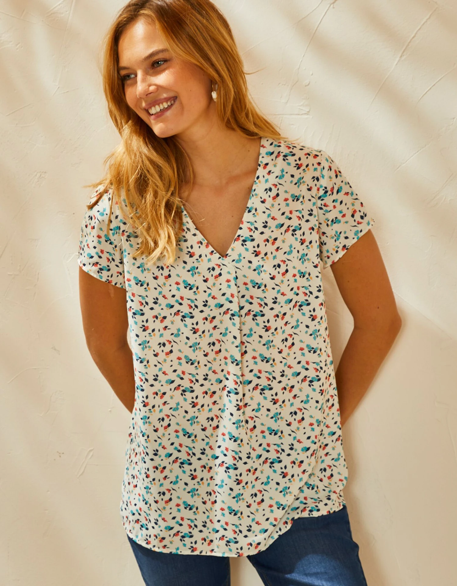 Blouse V Manches Courtes, Crêpe Imprimé Feuilles 3 Blouse V Manches Courtes, Crêpe Imprimé Feuilles