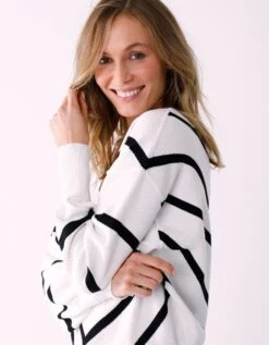 Pull Rayures Graphiques Manches Chauve-souris -Femmes Vêtements Magasin 611481 C01 zoomx vue5