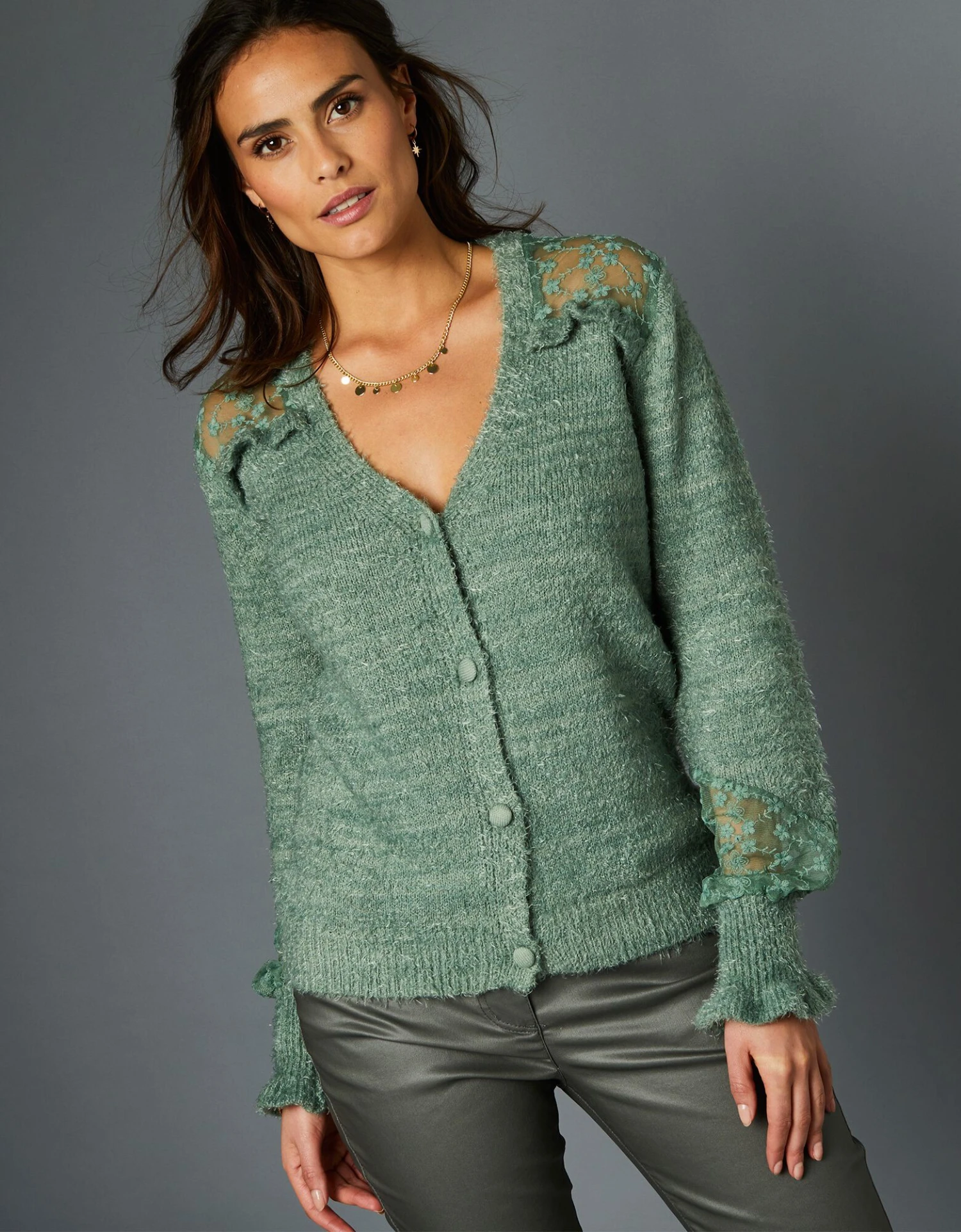 Gilet Tulle Brodé Maille Douceur 4 Gilet Tulle Brodé Maille Douceur – Image 2